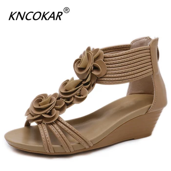 KNCOKAR/ Новые женские босоножки с цветами на танкетке и удобные туфли-гладиаторы большого размера, большие размеры 35-42